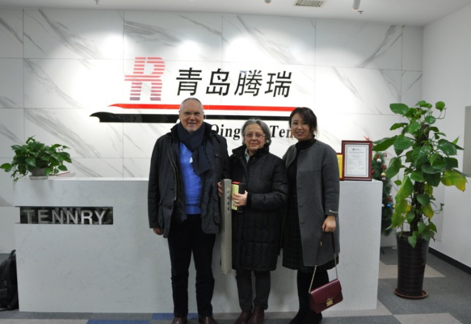 Welcome customers to visit our company